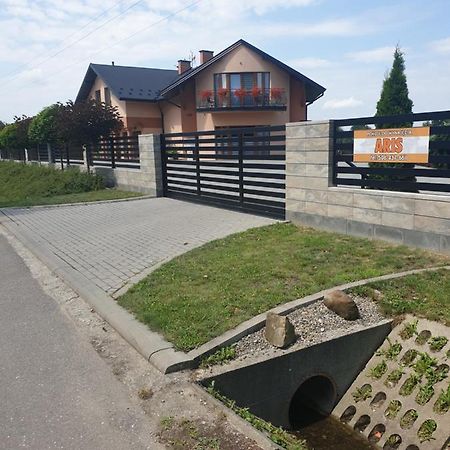 Aris Pokoje Goscinne Wojnicz Luaran gambar