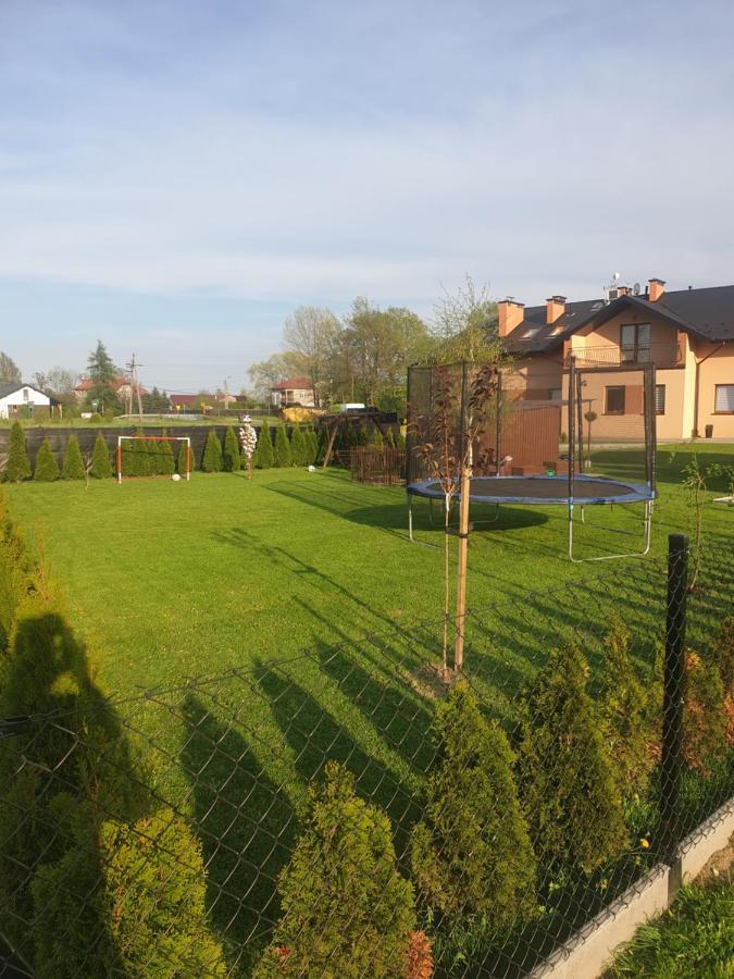 Aris Pokoje Goscinne Wojnicz Luaran gambar